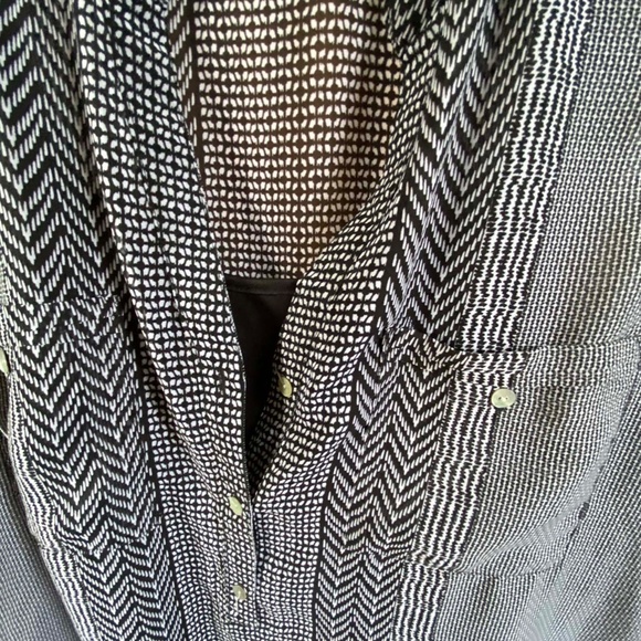 Apt 9 Black and White Sleeveless top with Tank Size Large - Picture 5 of 8